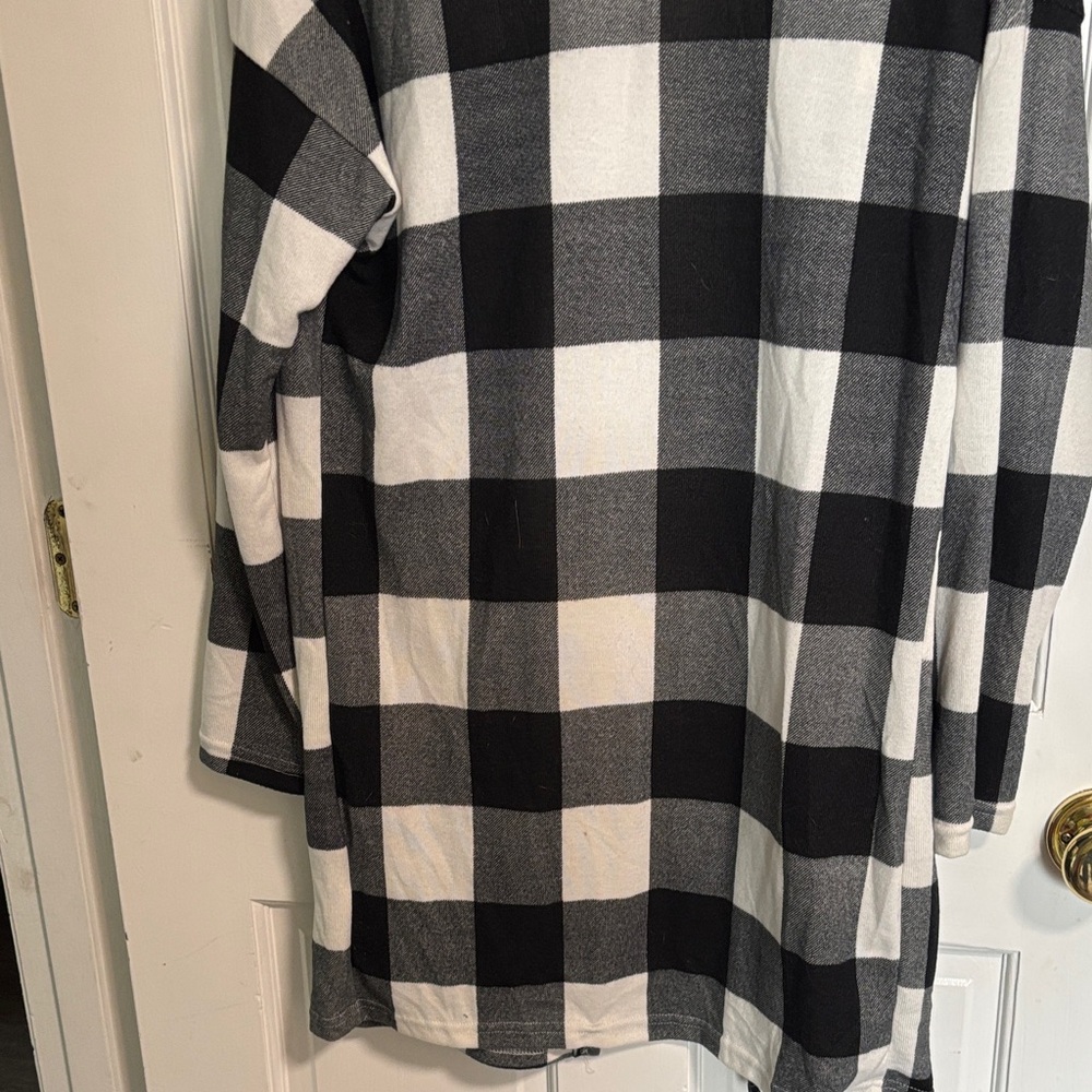 Cozy Black & White Plaid Open-Front Cardigan - Picture 7 of 7